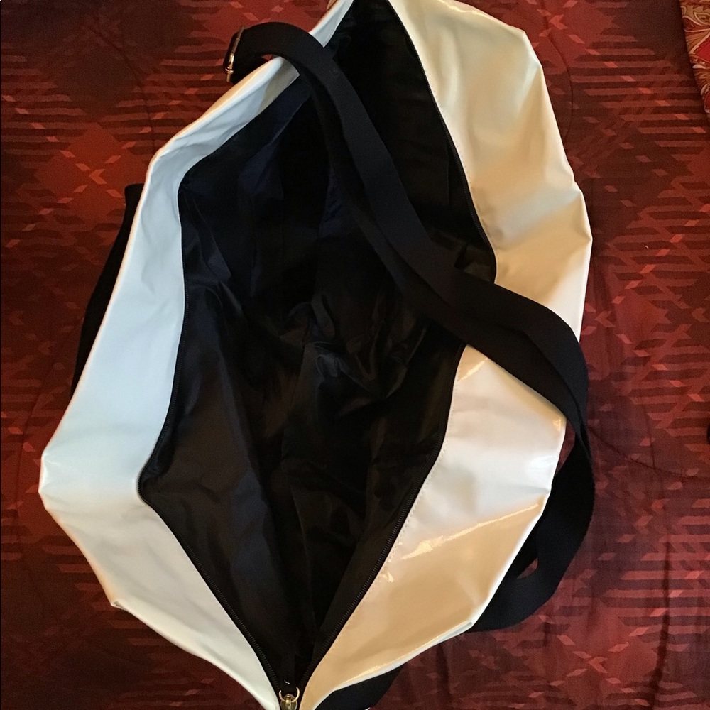 Tote - Picture 3 of 5